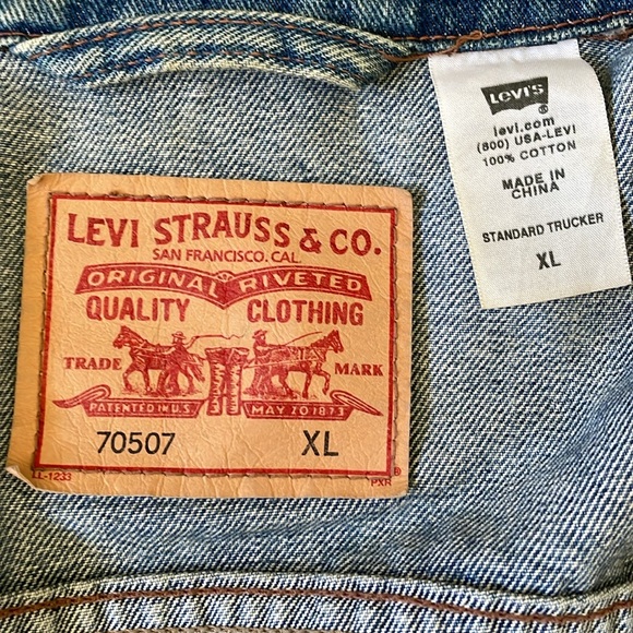 Levi’s Denim Jacket - Picture 5 of 6